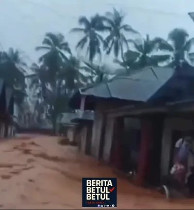 Banjir Kembali Rendam Desa Hutanabolon Tapteng, Warga Panik Evakuasi Diri
