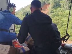 Polri distribusi bantuan dengan helikopter ke Taput dan Tapteng