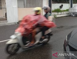 Sabtu, waspada hujan ringan hingga petir di sebagian besar wilayah RI