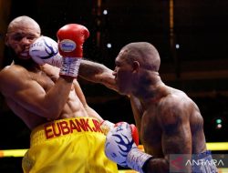 Conor Benn kalahkan Chris Eubank Jr dalam duel 12 ronde di Tottenham Hotspur Stadium