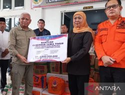 Pemprov Jatim serahkan bantuan logistik terdampak bencana di Sumut
