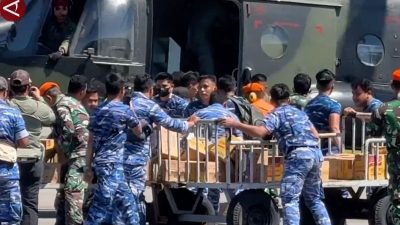 Bantuan BNPB untuk korban banjir Aceh tiba di Bandara Malikussaleh