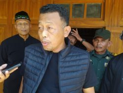 Bupati Ponorogo dan enam orang terjaring OTT KPK dibawa ke Jakarta