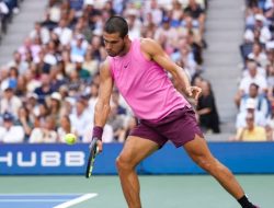 Alcaraz awali ATP Finals 2025 dengan kalahkan De Minaur