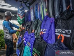 Sebagian Jakarta diguyur hujan pada Sabtu malam ini