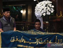 Politik, dari Istri Wiranto meninggal hingga Museum Kartini